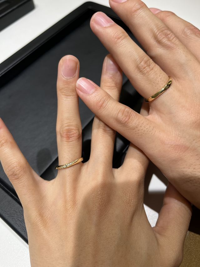 夫婦でゴールドリングを購入しました。