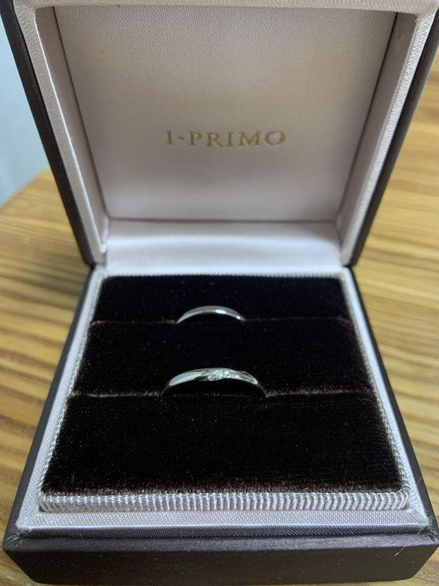 結婚指輪とリングボックスです。