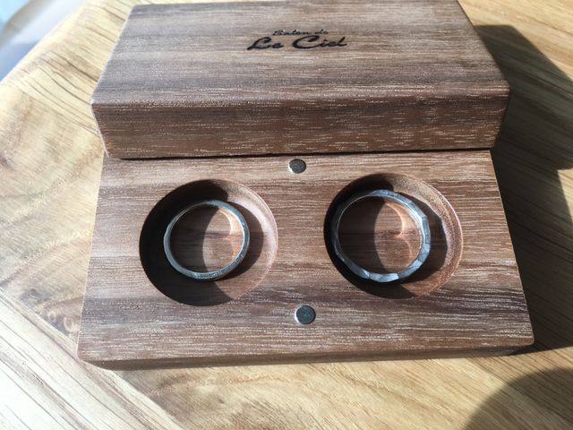 オリジナルケースがあり、記念日を刻印してもらいました！