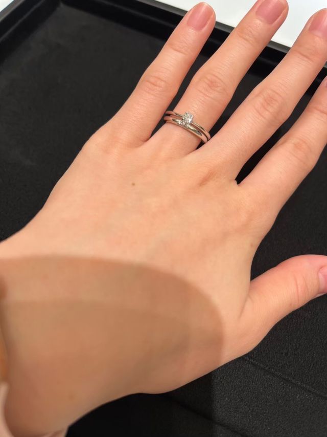 Tiffanyといえばと言うデザイン1粒ダイヤを試着！