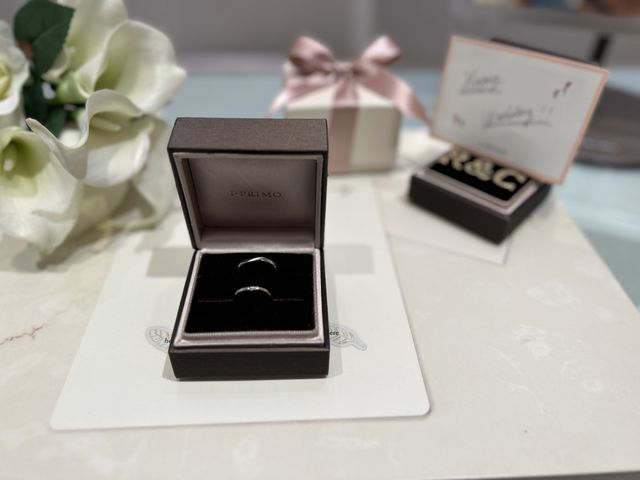 受け取りに行った際に、机の上を装飾をしてくれていました。