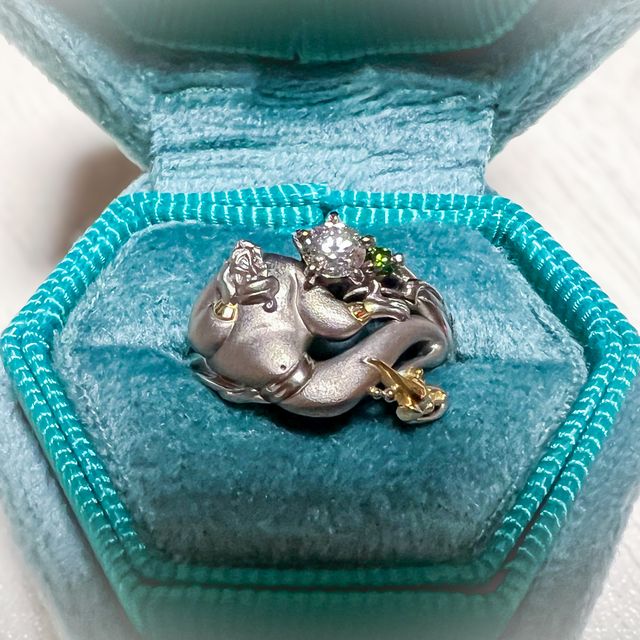 大好きなジーニーの婚約指輪はオーダーメイドしました。