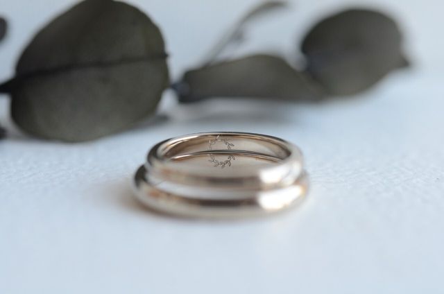 結婚指輪の完成画像（内側に月桂樹の刻印）