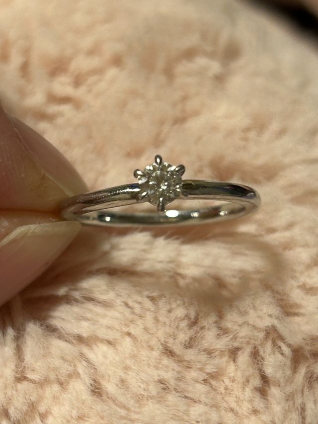 婚約指輪です。