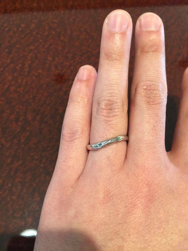 イニシャルが入った指輪