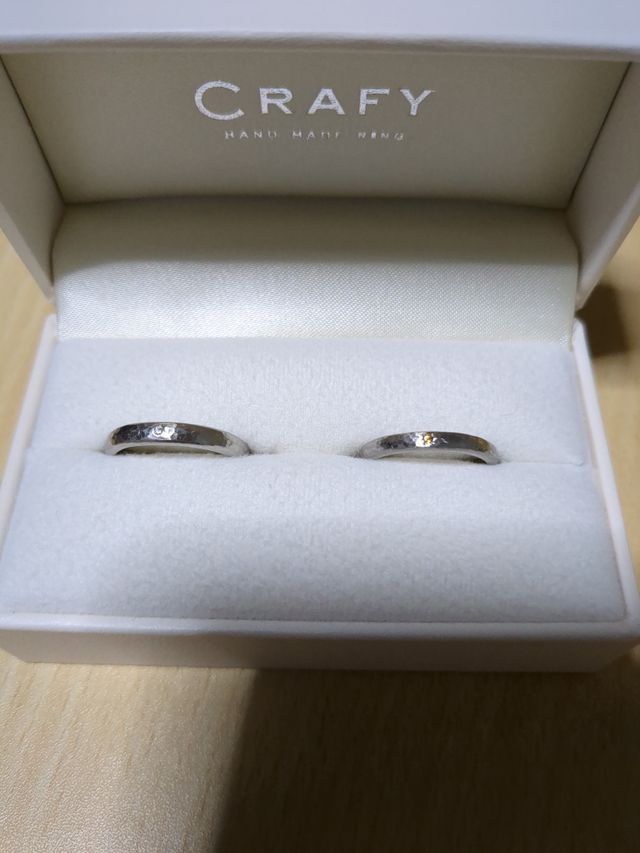 届いた指輪です。期待通り可愛く出来上がり満足です。