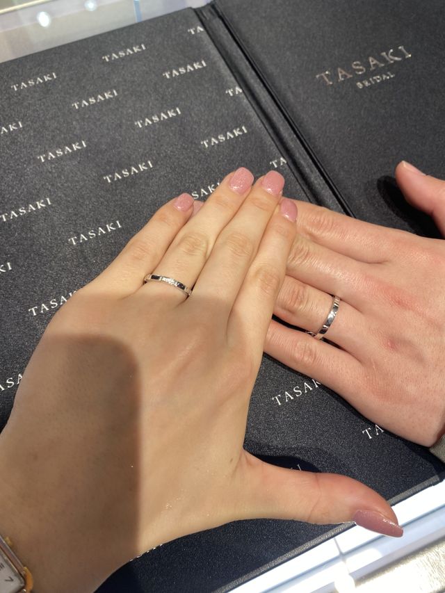 ピアノ
3粒のダイヤがあるもの