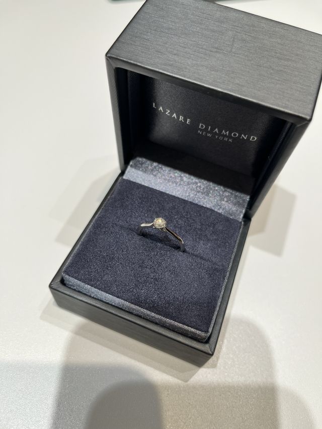 黒いボックスの中に煌びやかなダイヤモンドが！