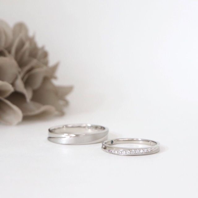 結婚指輪です。お店の方に撮影していただきました。