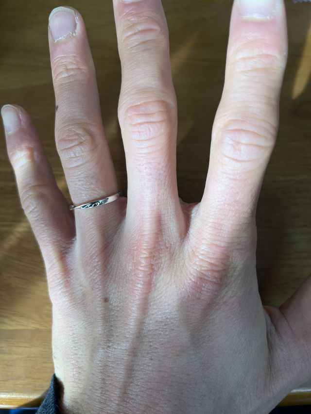 スタイリッシュかつ、オリジナリティもあって、2人だけの指輪