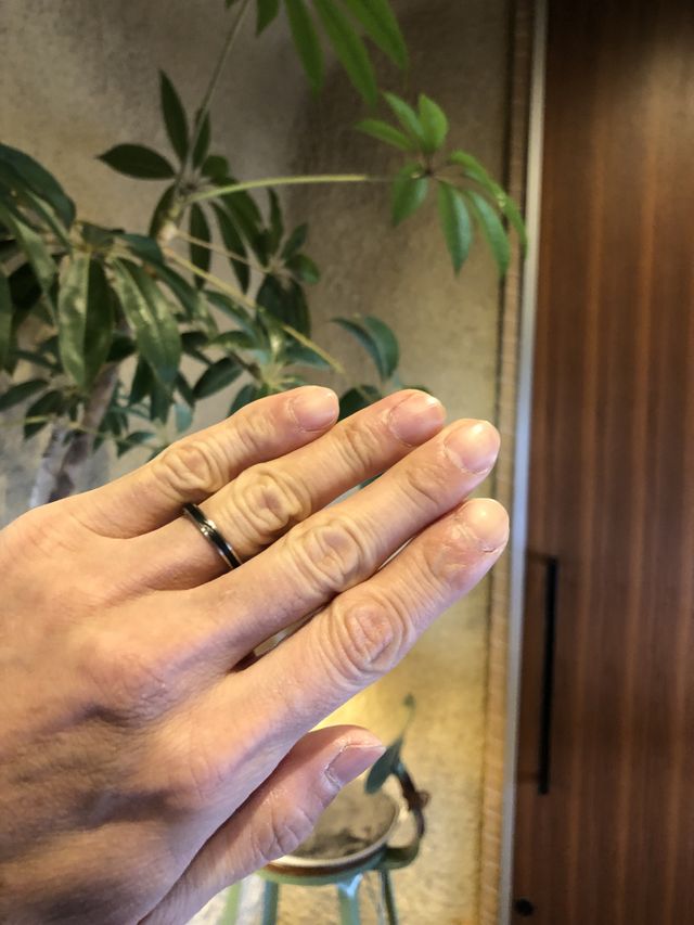 男性用でも付けやすいデザインです。