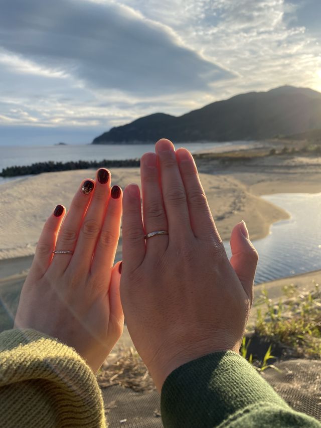 指輪を付け初めて主人の実家に向かう道の途中で記念に撮りました