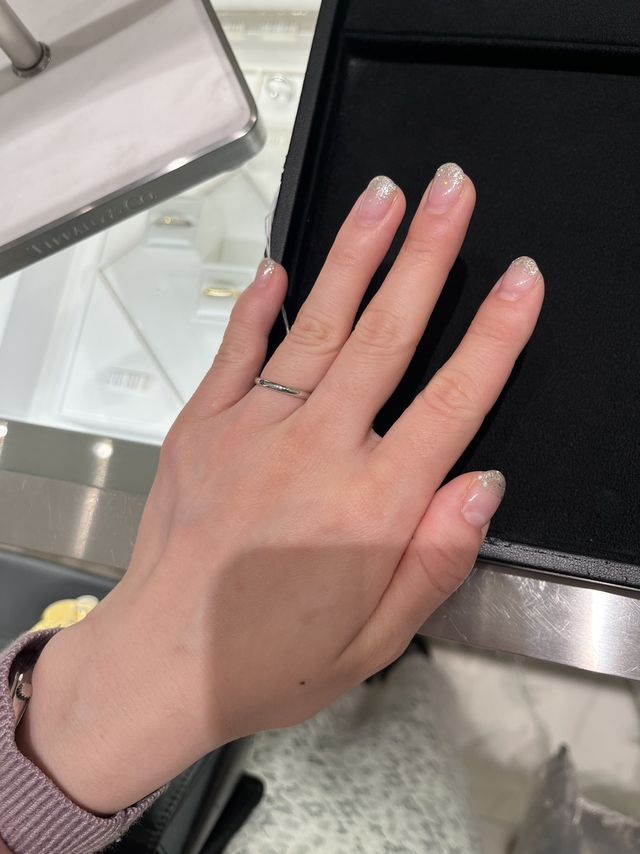 細めのシルエットが女性らしくて気に入ってます。