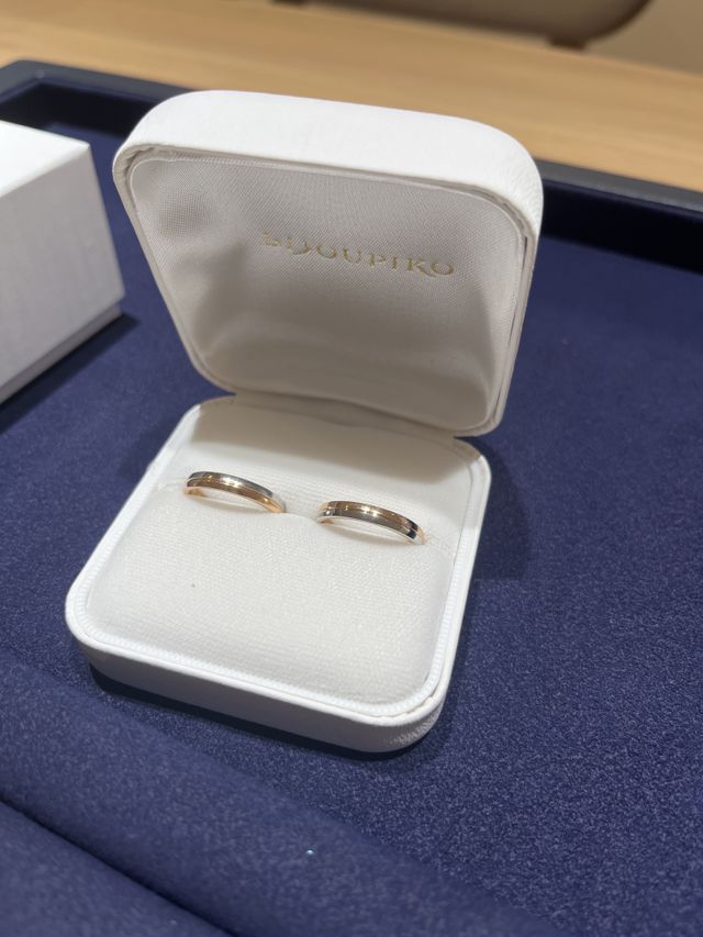 重ね付けのようなデザインになっていて、すごく気に入りました