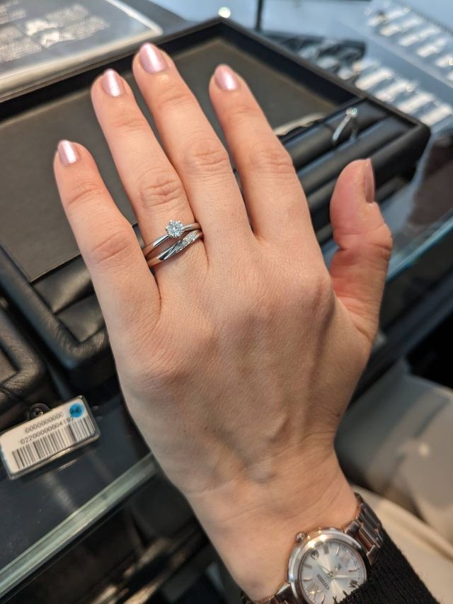 婚約指輪を購入しました。