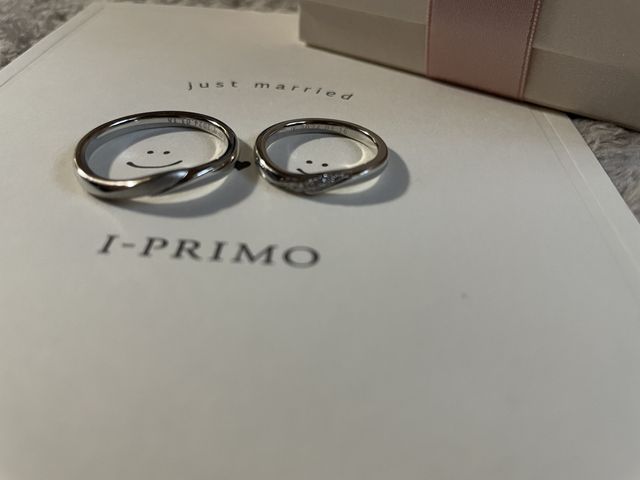 ウェーブ型で、水かきが深く指が長い人に似合うと言われました。