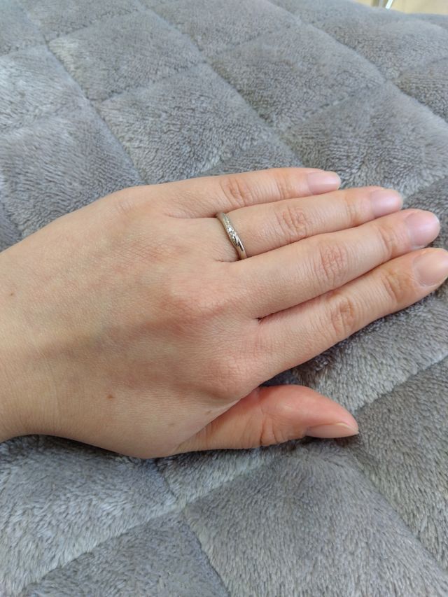 細身のデザインでつけ心地がよい。