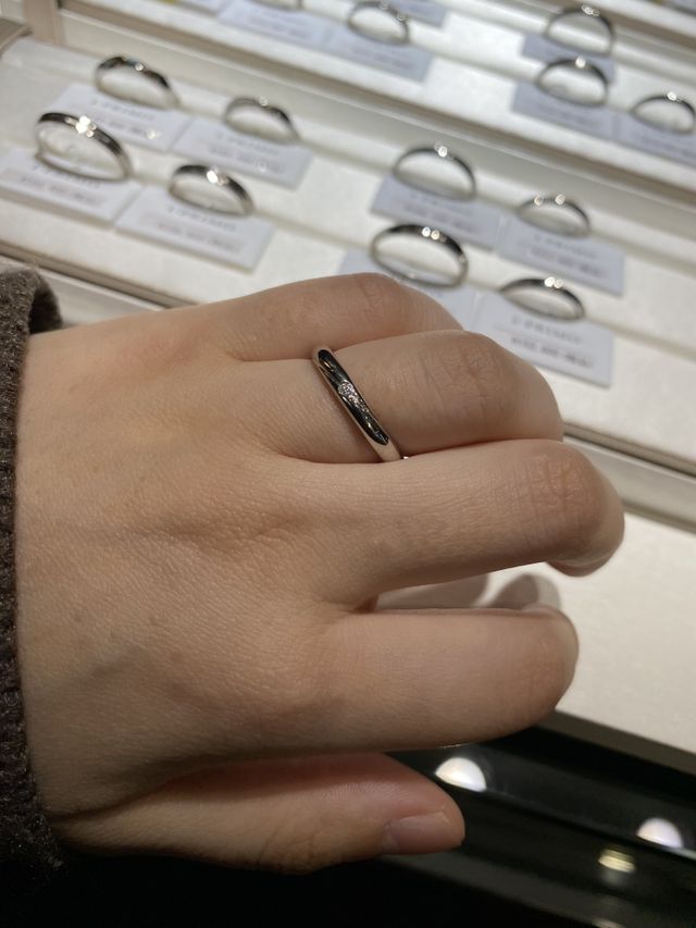 ダイヤモンドがちょっと入っていてかわいい