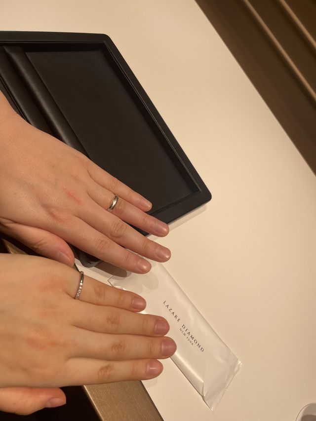 ペアではないけど似てるデザインです