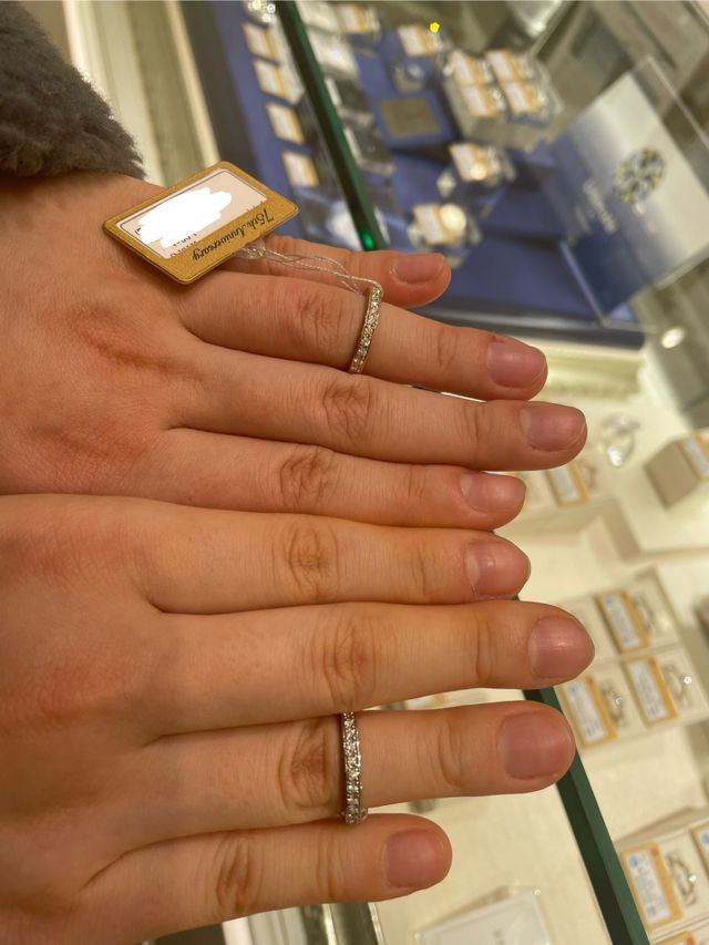 3面にダイヤがありキラキラ