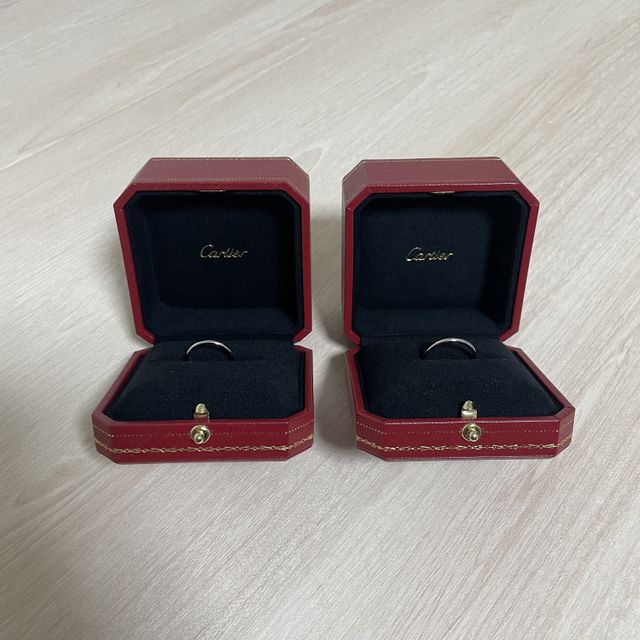 夫婦でお揃いの結婚指輪です。