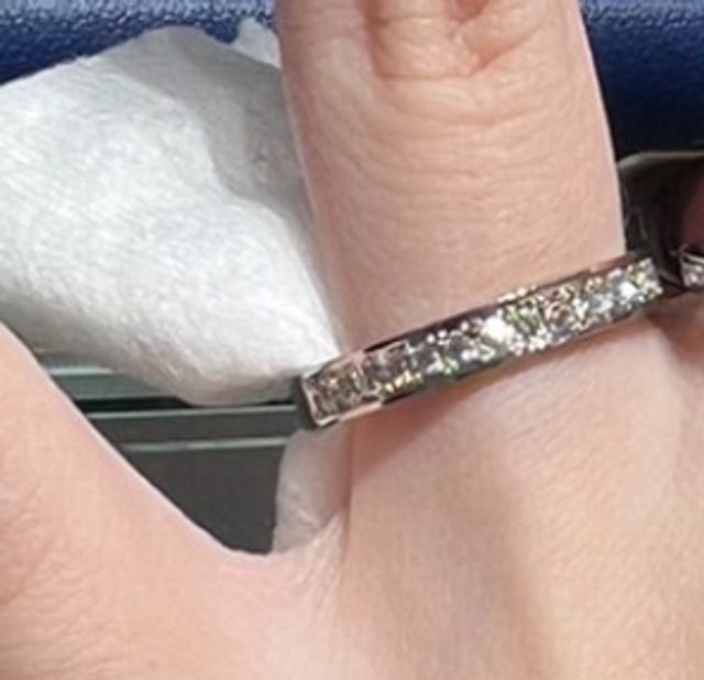 ハーフエタニティリング