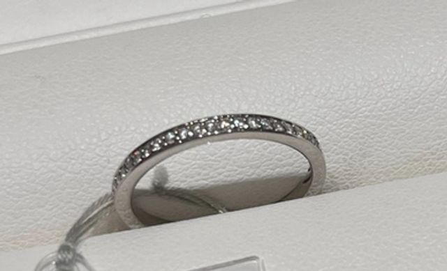 ハーフエタニティリング