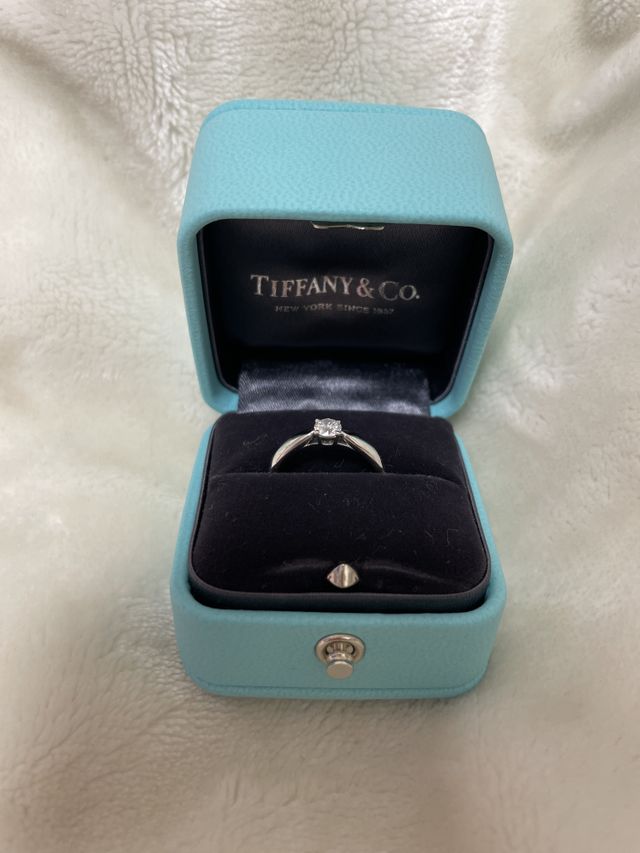 思い出の婚約指輪です