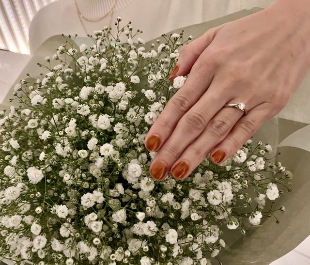 ダイヤモンドシライシで購入した婚約指輪です。