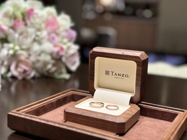 完全オリジナルの結婚指輪。納品日に受け取りに来ました！
