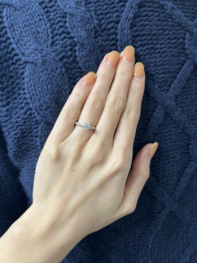 動くたびにキラキラ輝く姿に思わず笑みがこぼれます