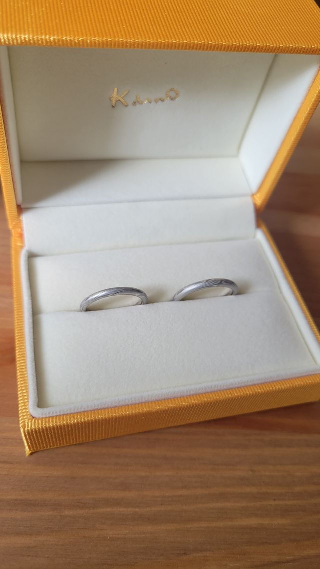 木目金の風合いを大切にしたかったので石はつけませんでした。