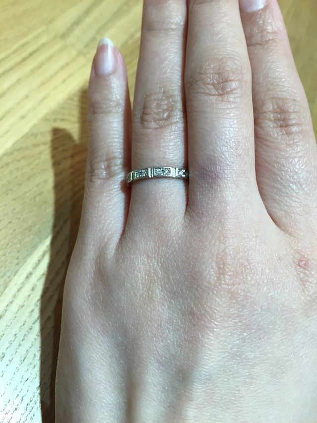 キラキラだけど、ひっかかりがないデザイン