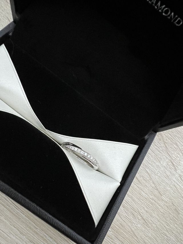 １９個のメレダイヤモンドが素敵