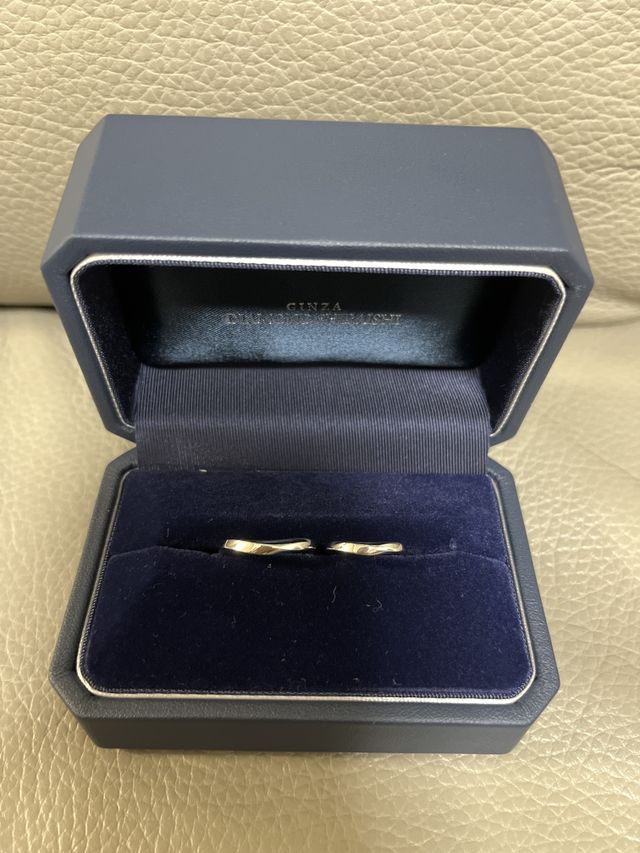 仕事中でもつけやすいよう、ダイヤなしで作っていただきました。