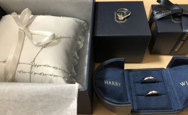 憧れのジュエリーブランドで婚約指輪結婚指輪を購入。