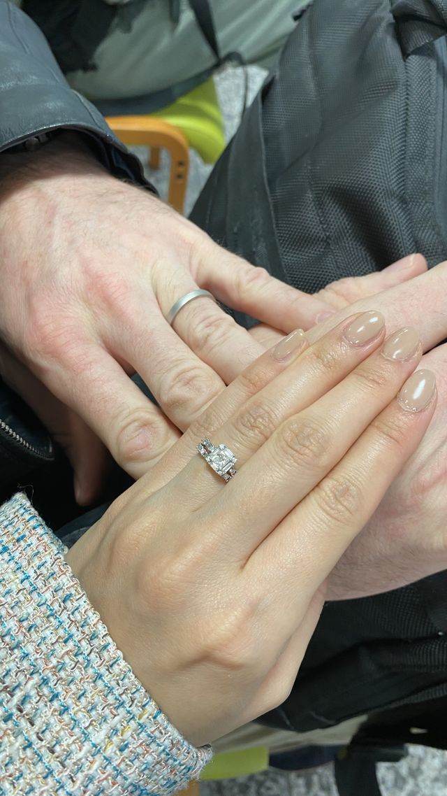 デザインに一目惚れして購入しました！エレガントです！