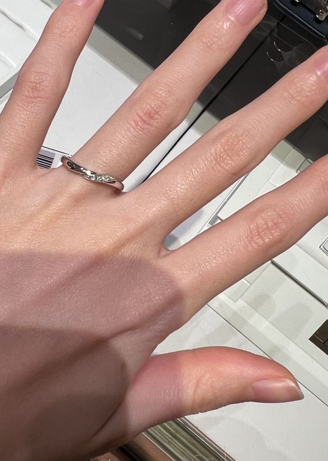 結婚指輪を試着