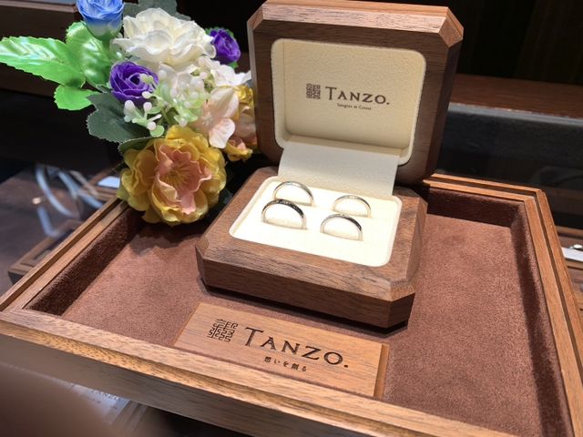 入籍指輪と完成した結婚指輪
