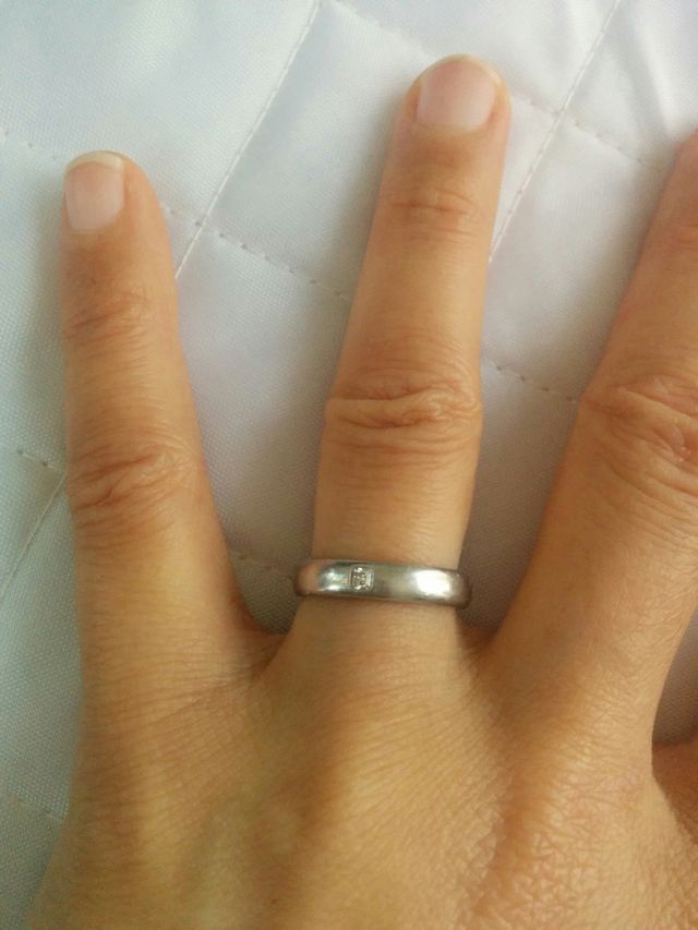 ティファニーのプラチナの指輪です。