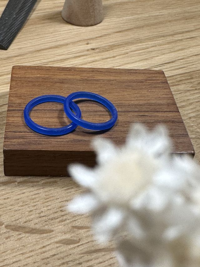 ワックスを削り出して自分たちで作った原型