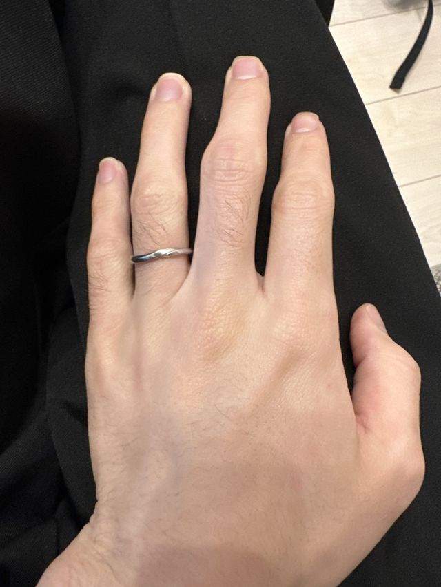 指輪を着用している写真