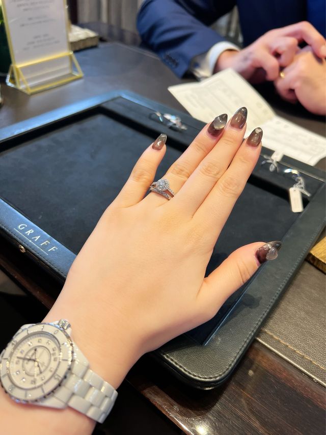 婚約指輪と結婚指輪の重ね付け