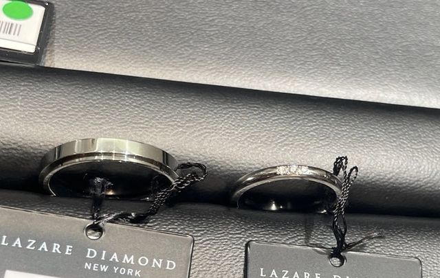 気に入った指輪を並べていただいた写真です。