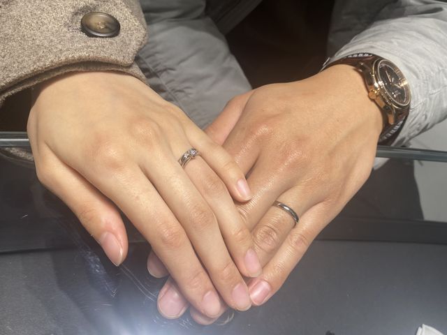 2人で指輪を受け取りに行った時の写真です。