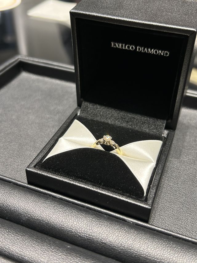 指輪のデザインは一緒に選びました！