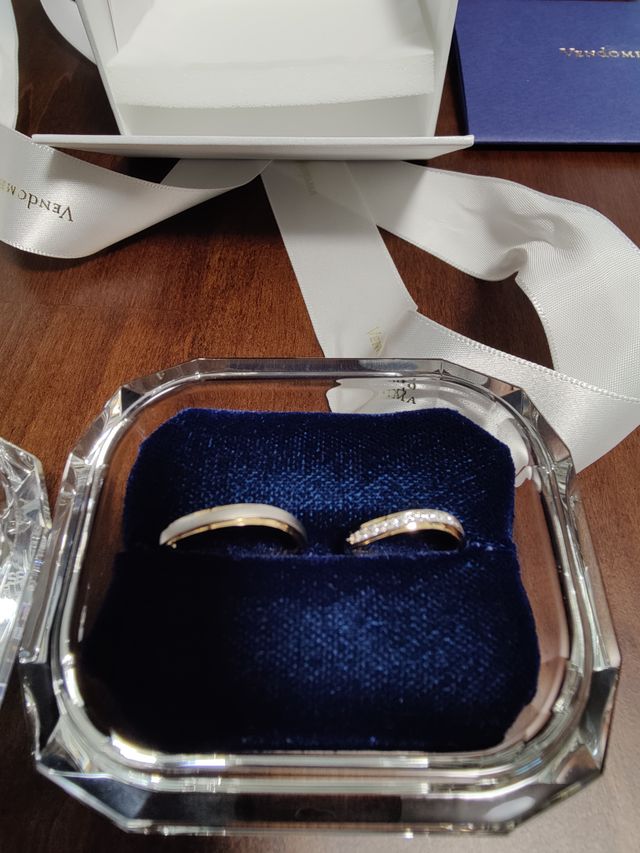 男女とも可愛い指輪です
独創的なデザインです✨