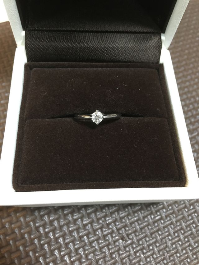 正面から見たデザイン。シンプルですっきりしてます。