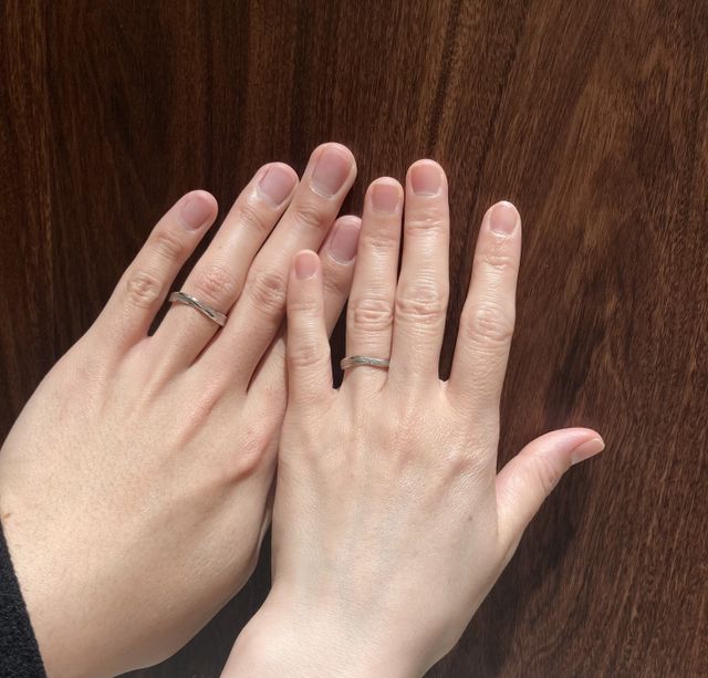 男性用も両サイドにマット加工が施されています