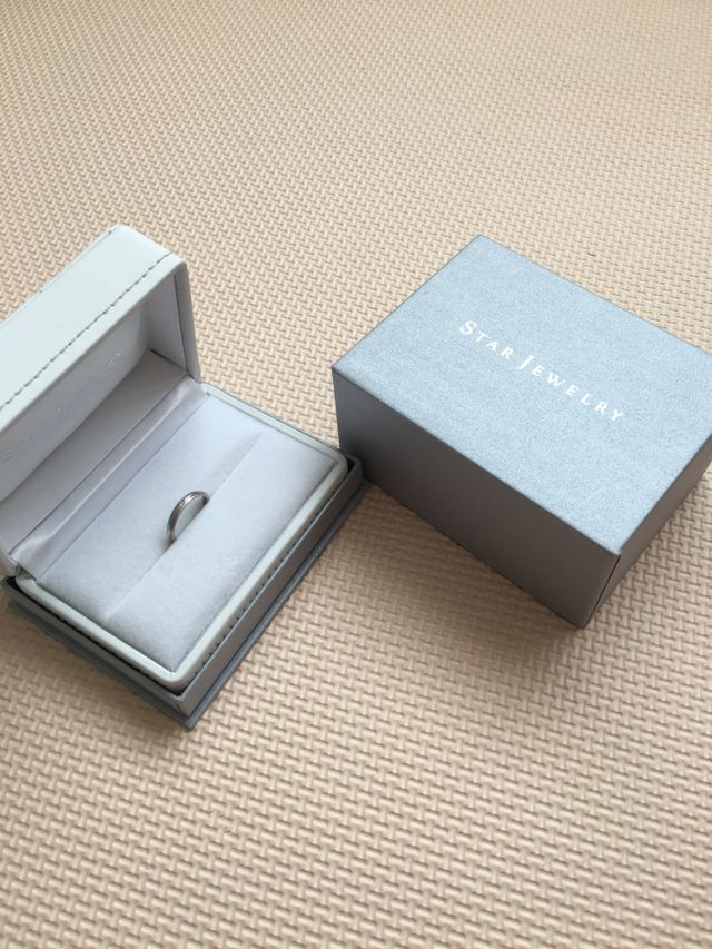 ケースにペアで入っていました